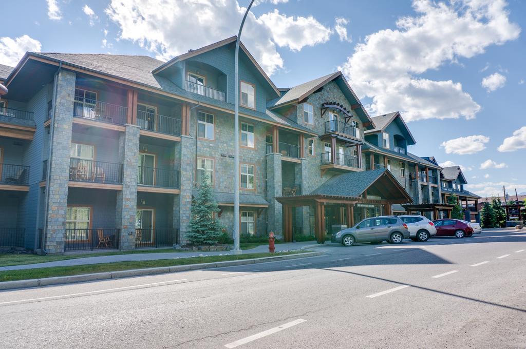 Silver Creek Lodge Канмор Экстерьер фото